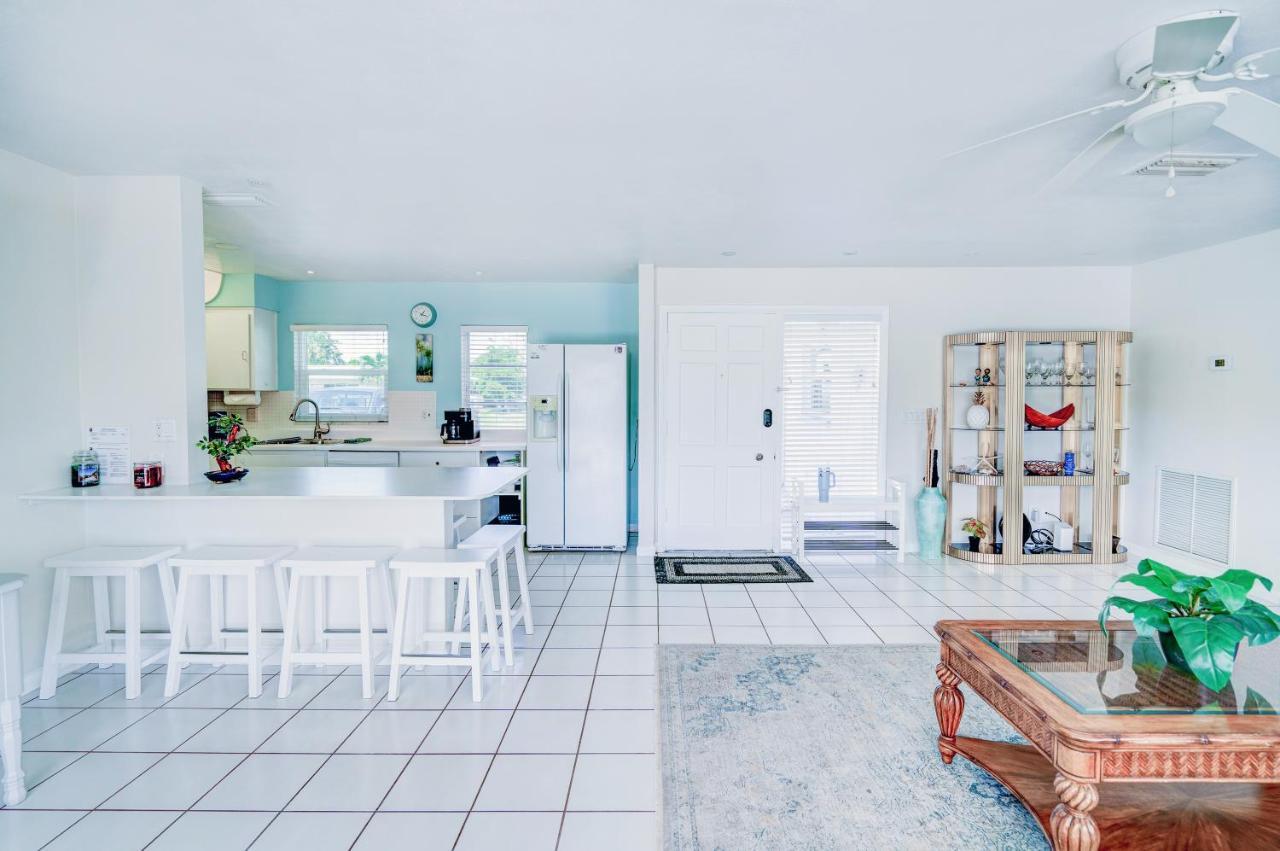 Cozy 60'S Home, City & Canal Located Cabo Coral Exterior foto