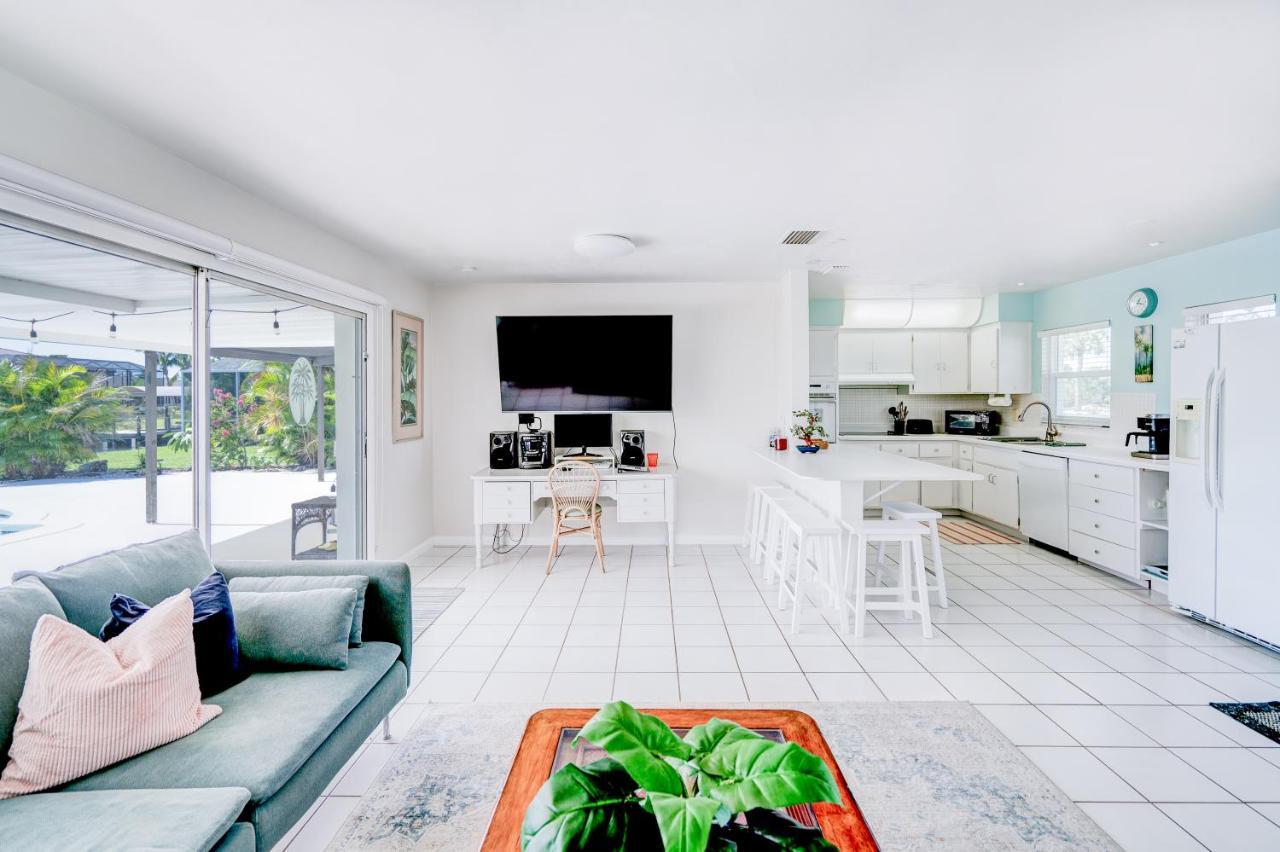Cozy 60'S Home, City & Canal Located Cabo Coral Exterior foto